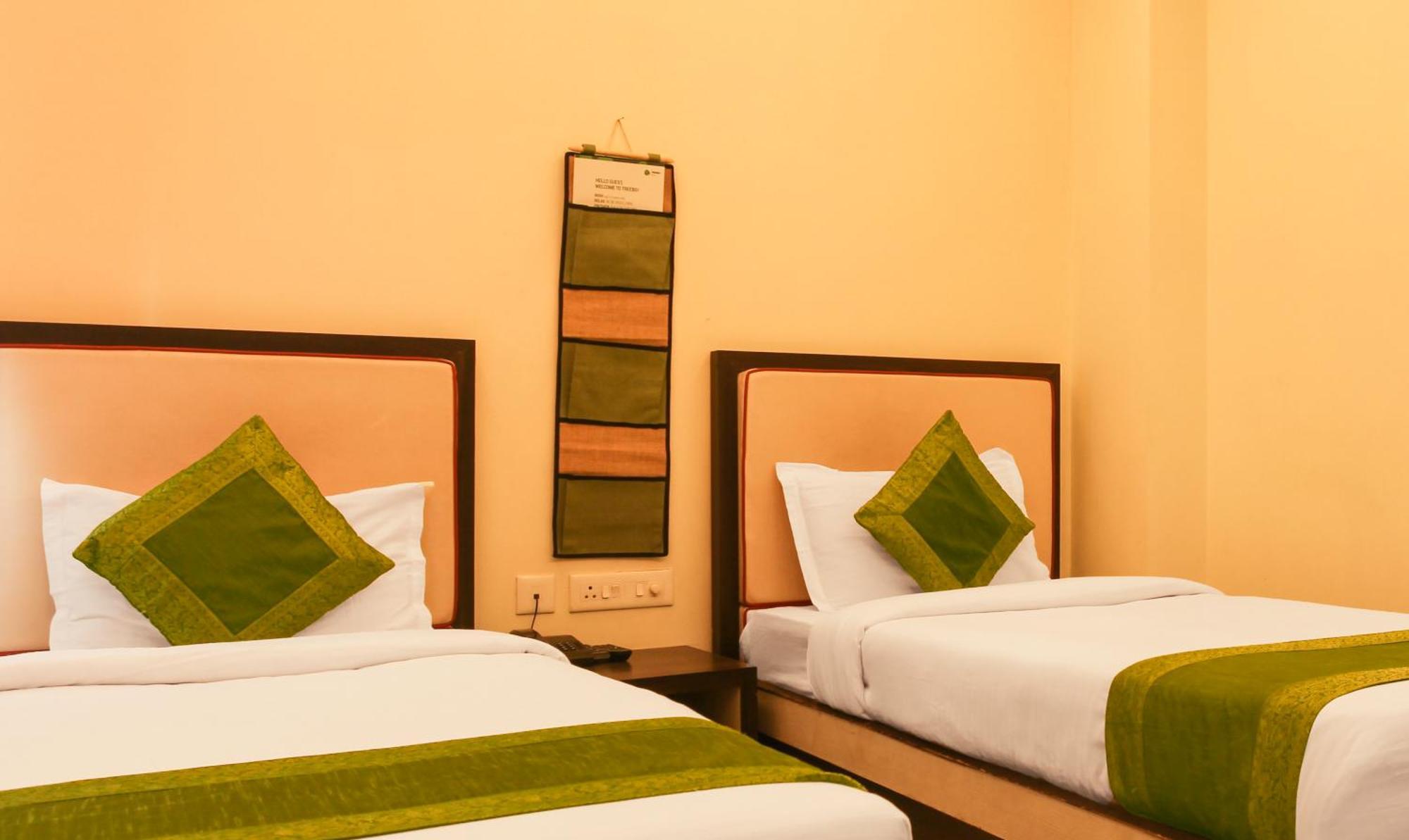 Hotel Janki International Sigra 2 Km From Kashi Vishwanath Temple Varanasi Exterior foto