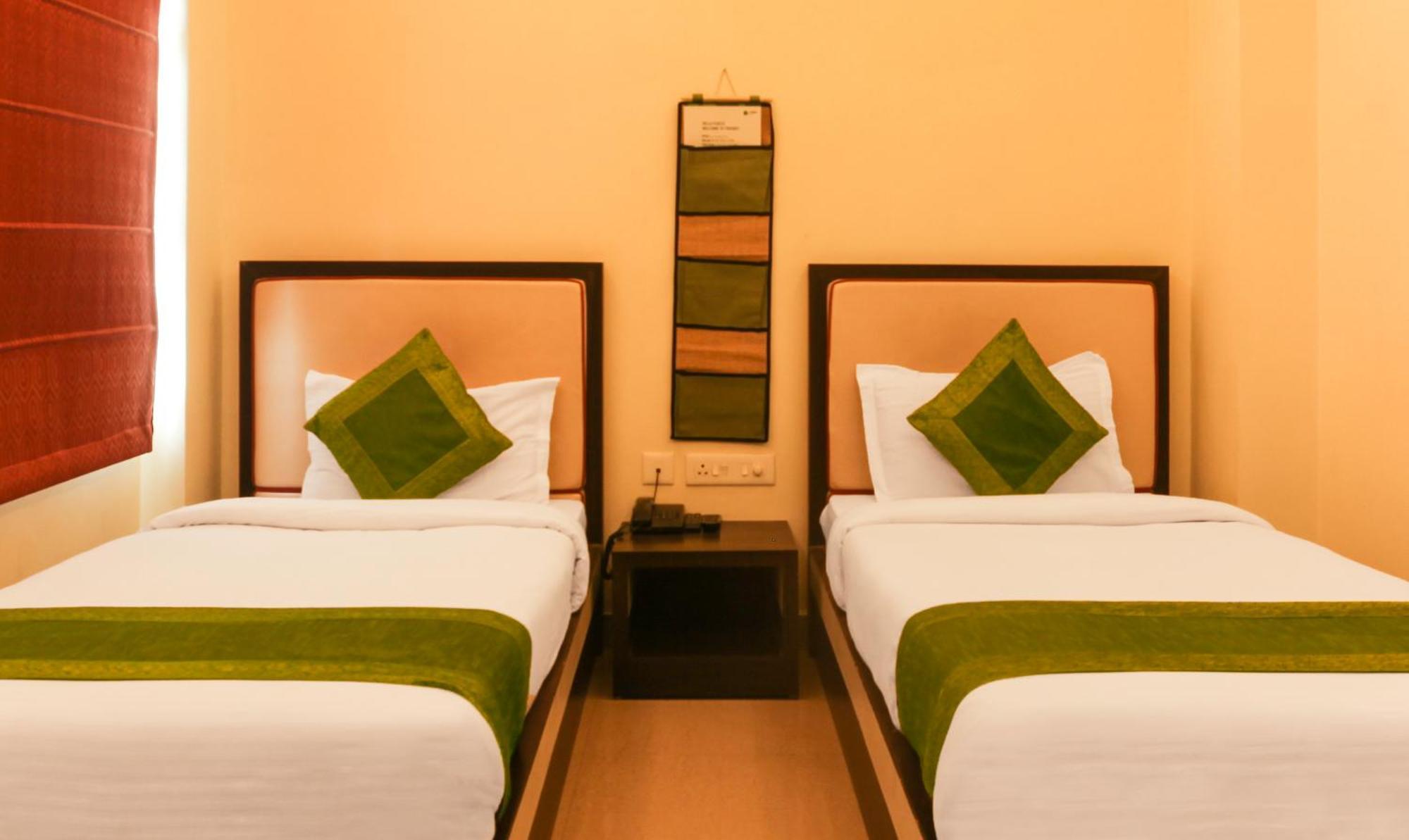 Hotel Janki International Sigra 2 Km From Kashi Vishwanath Temple Varanasi Exterior foto