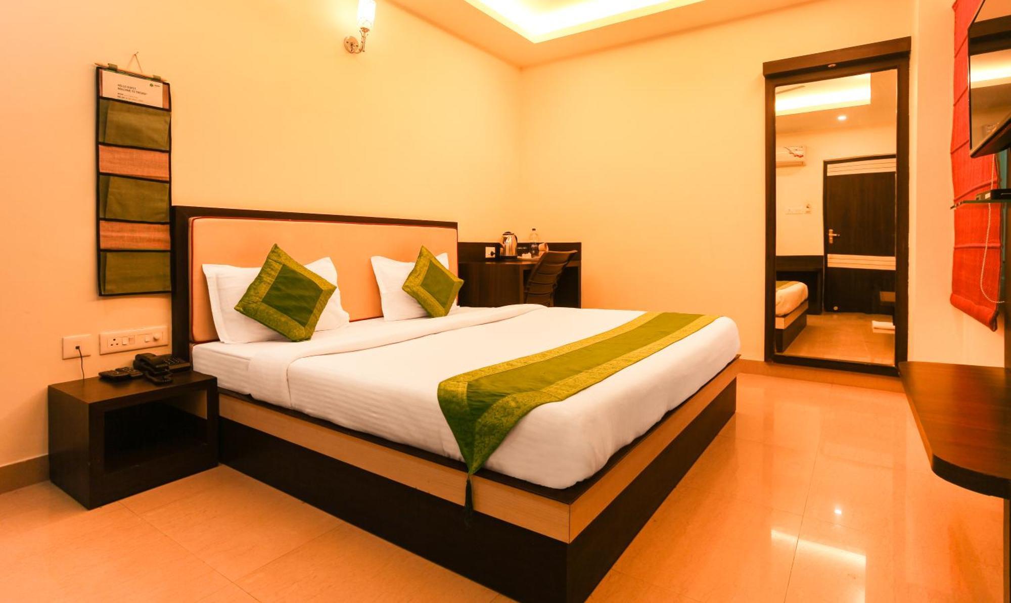 Hotel Janki International Sigra 2 Km From Kashi Vishwanath Temple Varanasi Exterior foto