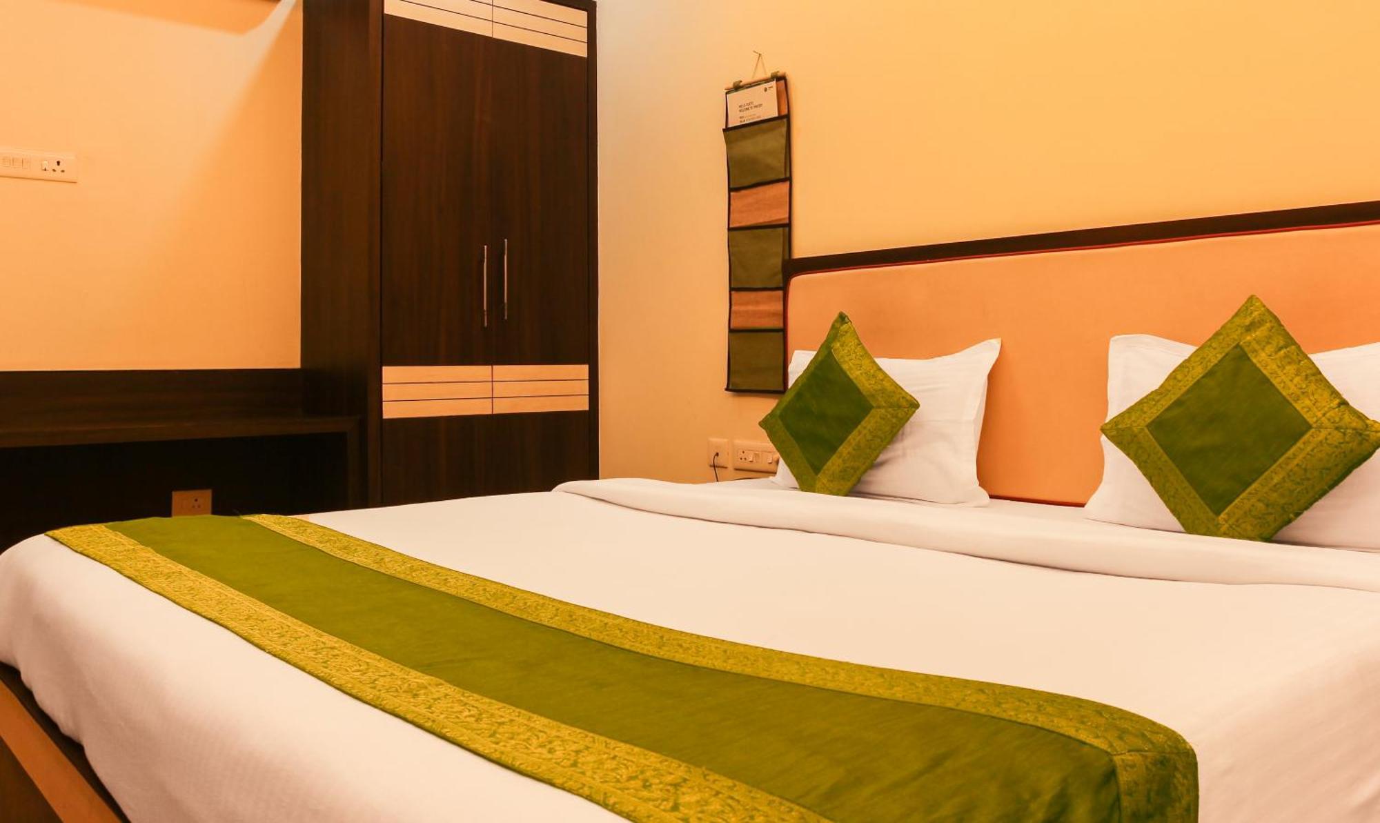 Hotel Janki International Sigra 2 Km From Kashi Vishwanath Temple Varanasi Exterior foto