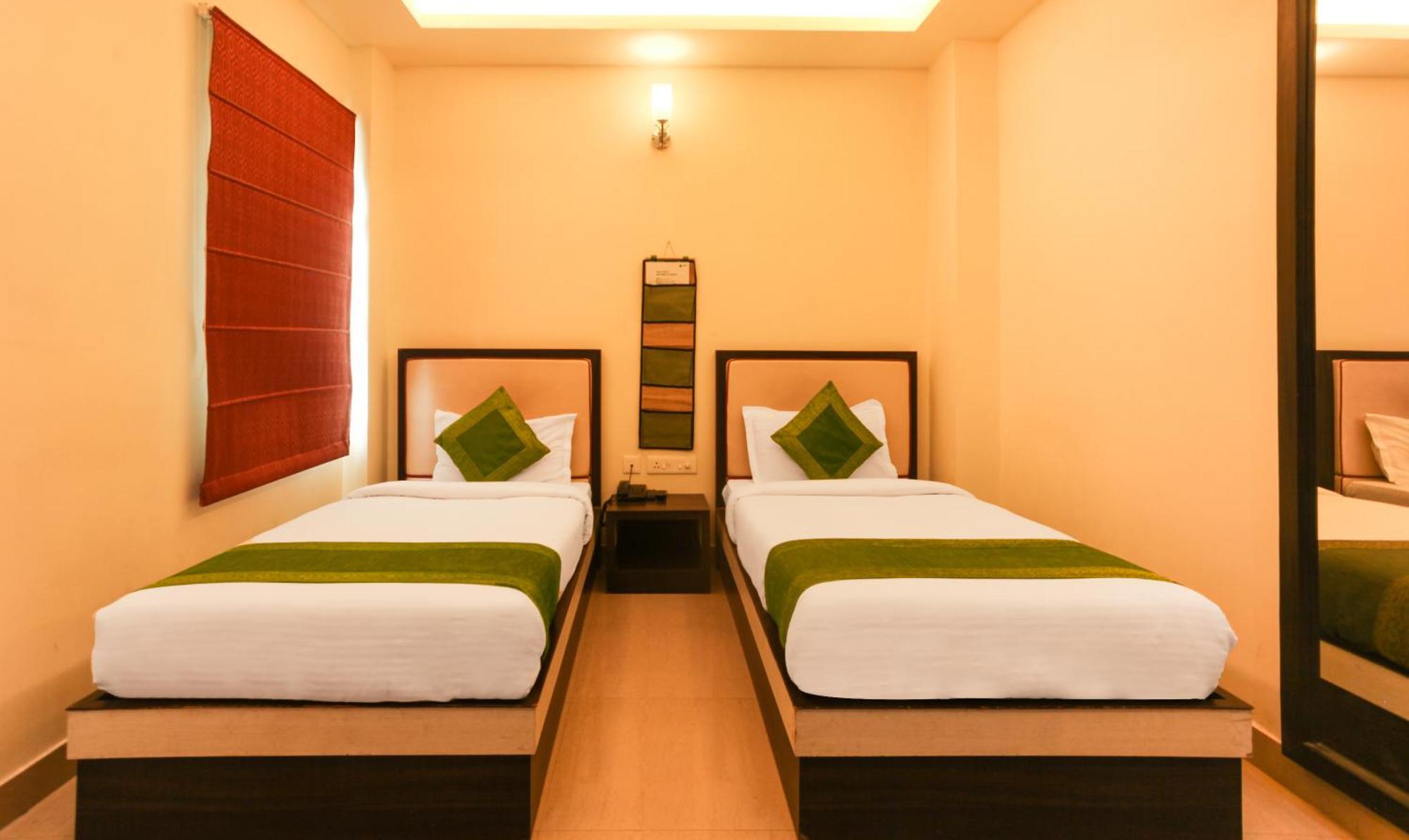 Hotel Janki International Sigra 2 Km From Kashi Vishwanath Temple Varanasi Exterior foto