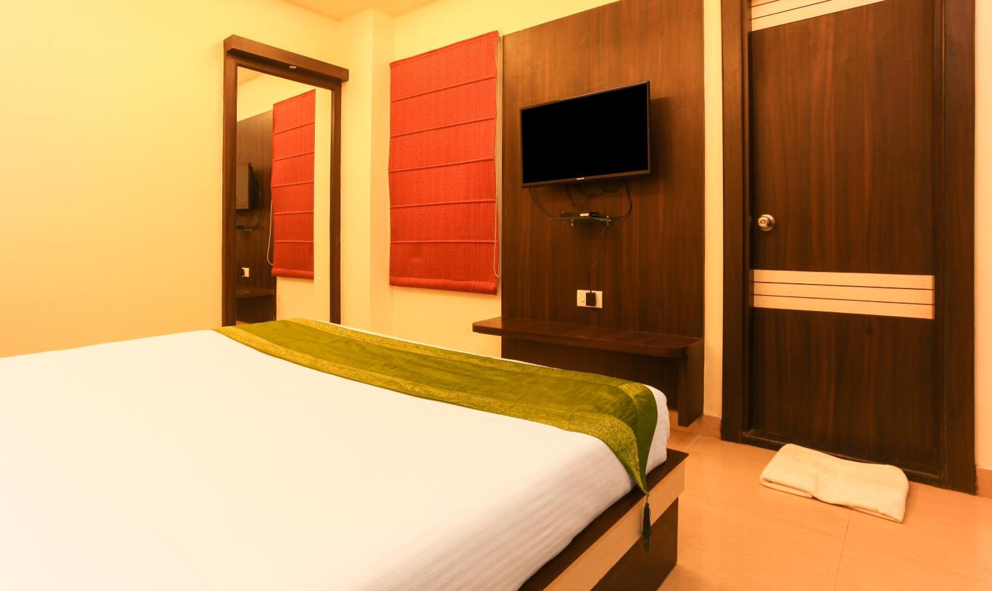 Hotel Janki International Sigra 2 Km From Kashi Vishwanath Temple Varanasi Exterior foto