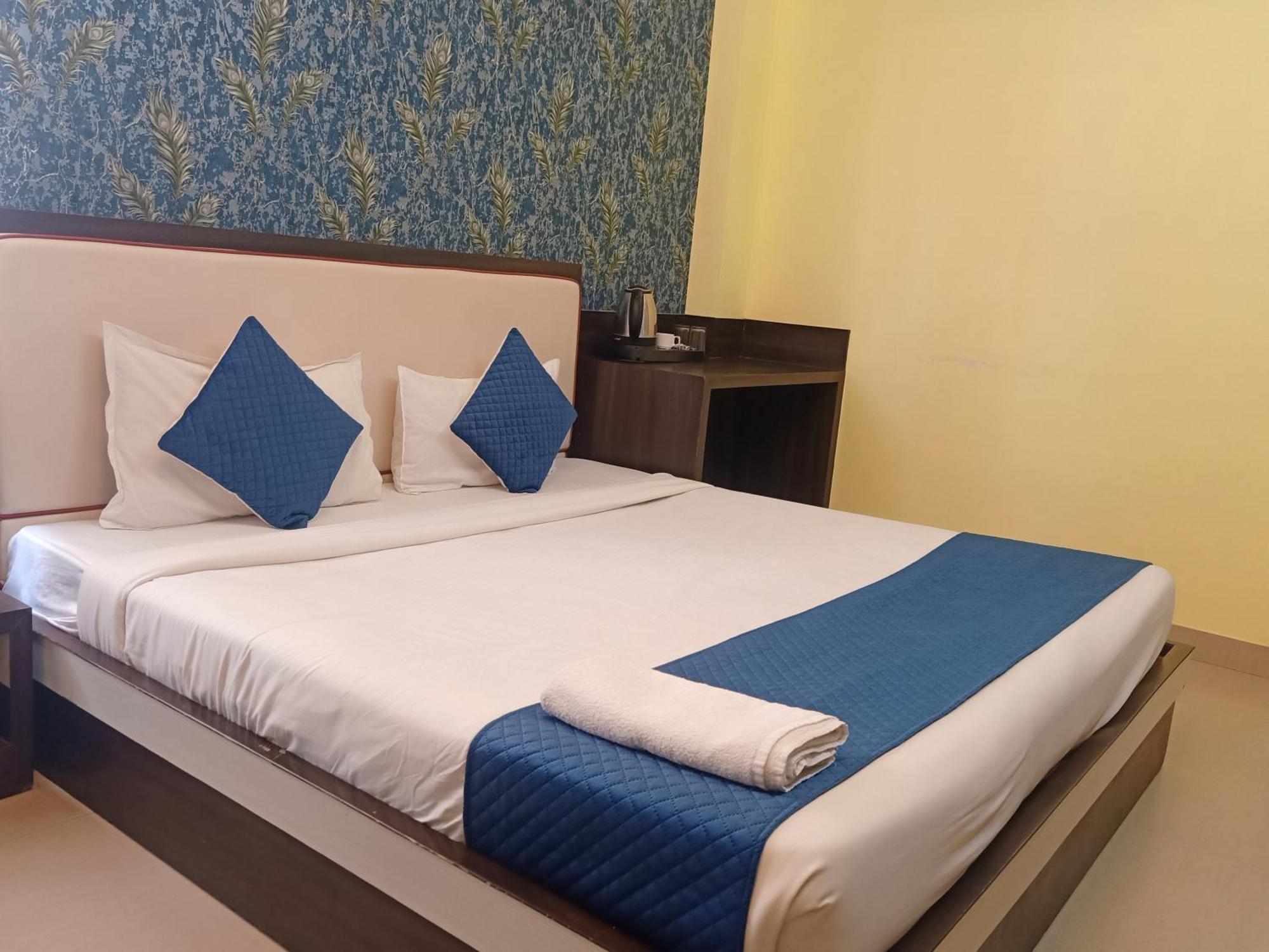 Hotel Janki International Sigra 2 Km From Kashi Vishwanath Temple Varanasi Exterior foto