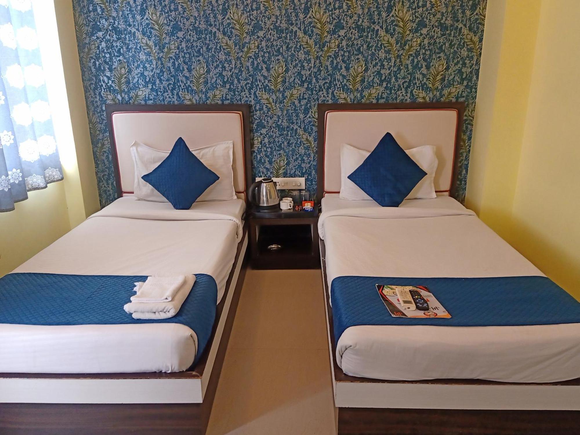 Hotel Janki International Sigra 2 Km From Kashi Vishwanath Temple Varanasi Exterior foto